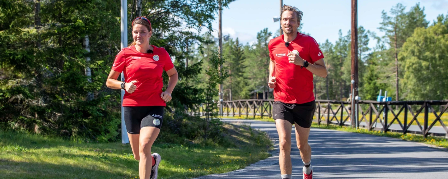 Annie Thorén och Johan Olsson löptränar